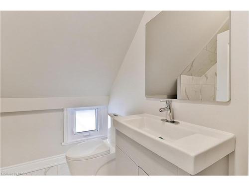 93 Mcmillan Drive, Oshawa, ON - Indoor Photo Showing Bathroom