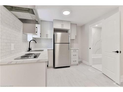 93 Mcmillan Drive, Oshawa, ON - Indoor Photo Showing Kitchen