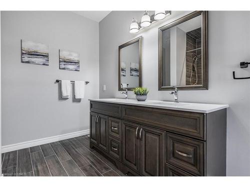 484 Centreline Road Road, Lindsay, ON - Indoor Photo Showing Bathroom