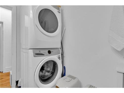 152 Terrace Hill Street, Brantford, ON - Indoor Photo Showing Laundry Room