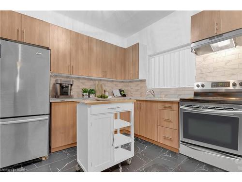 152 Terrace Hill Street, Brantford, ON - Indoor Photo Showing Kitchen