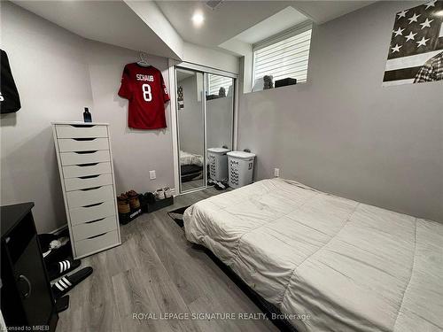 Lower-11 Overholt Drive, Thorold, ON - Indoor Photo Showing Bedroom