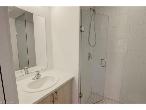 16 Mulhollard Lane, Ancaster, ON - Indoor Photo Showing Bathroom