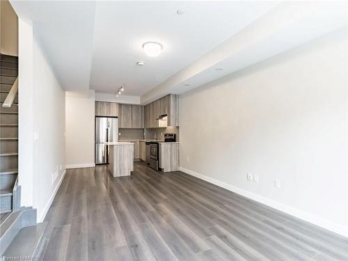 22-200 Malta Avenue, Brampton, ON - Indoor Photo Showing Kitchen