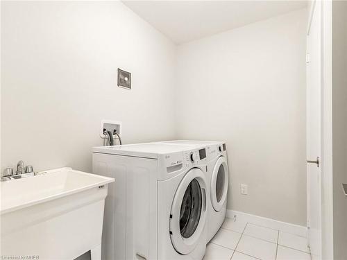 22-200 Malta Avenue, Brampton, ON - Indoor Photo Showing Laundry Room
