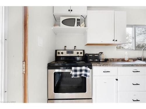 429 Point Anne Road, Belleville, ON - Indoor Photo Showing Kitchen