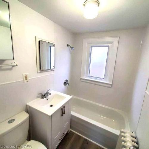 28 Division Street, St. Catharines, ON - Indoor Photo Showing Bathroom