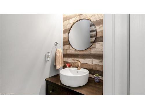 39 Orangeblossom Trail, Brampton, ON - Indoor Photo Showing Bathroom