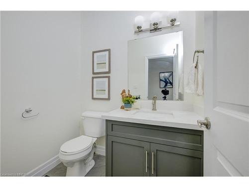 433 Twinleaf Street, Waterloo, ON - Indoor Photo Showing Bathroom