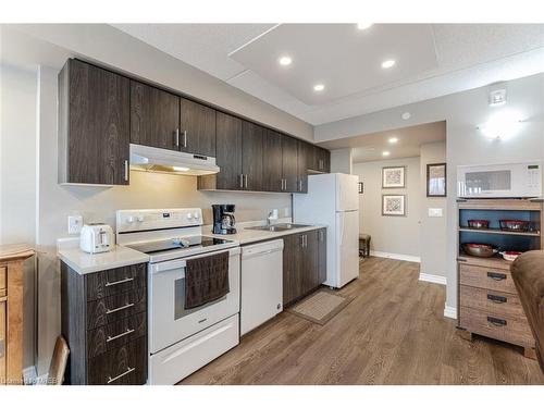 911-716 Main Street E, Milton, ON - Indoor Photo Showing Kitchen