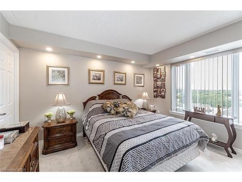 911-716 Main Street E, Milton, ON - Indoor Photo Showing Bedroom