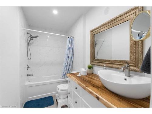 2425 County Road 3, Prince Edward, ON - Indoor Photo Showing Bathroom
