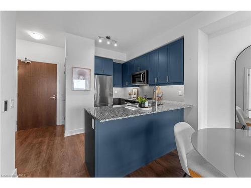 1112-1050 Main Street East, Halton, ON - Indoor Photo Showing Kitchen With Upgraded Kitchen