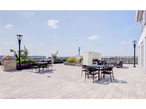 1112-1050 Main Street East, Halton, ON - Outdoor With View