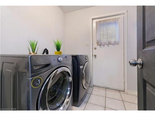 6557 Eastridge Road, Mississauga, ON - Indoor Photo Showing Laundry Room