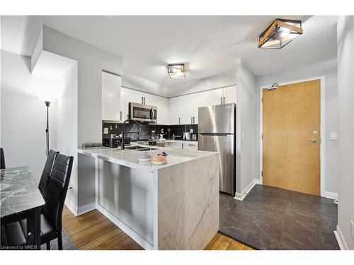 3005-4968 Yonge Street, Toronto, ON - Indoor Photo Showing Kitchen With Stainless Steel Kitchen