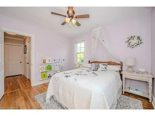 94 First Street N, Stoney Creek, ON - Indoor Photo Showing Bedroom