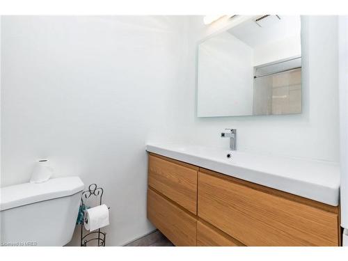 2171 Melissa Crescent, Burlington, ON - Indoor Photo Showing Bathroom