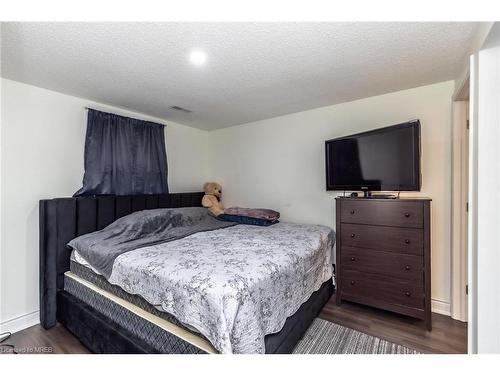 2171 Melissa Crescent, Burlington, ON - Indoor Photo Showing Bedroom