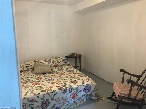31 Mclarens Lane, Sundridge, ON - Indoor Photo Showing Bedroom