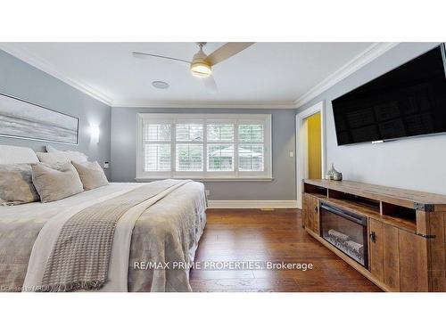 950 Harvey Place, Burlington, ON - Indoor Photo Showing Bedroom