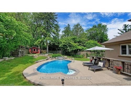 950 Harvey Place, Burlington, ON - Outdoor With In Ground Pool With Backyard