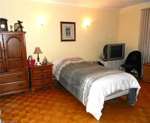 12 Hearthside Crescent, Stoney Creek, ON - Indoor Photo Showing Bedroom