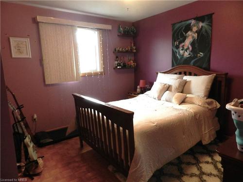 12 Hearthside Crescent, Stoney Creek, ON - Indoor Photo Showing Bedroom