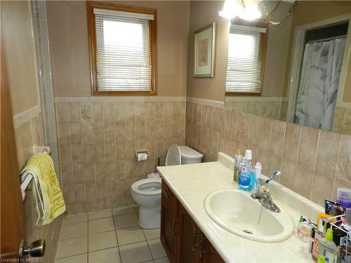 12 Hearthside Crescent, Stoney Creek, ON - Indoor Photo Showing Bathroom