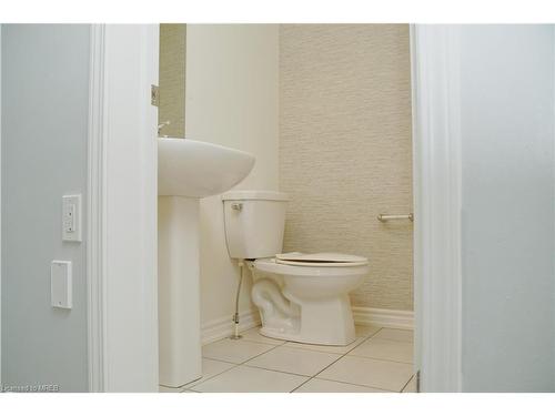 264 Waterbrook Lane, Kitchener, ON - Indoor Photo Showing Bathroom