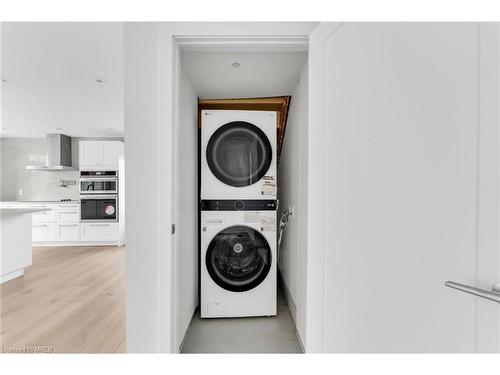 119 Beck Street, Cambridge, ON - Indoor Photo Showing Laundry Room