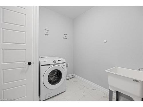 1544 Darfield Road, Essex, ON - Indoor Photo Showing Laundry Room