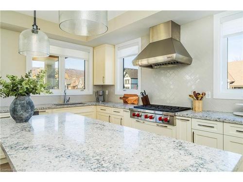 101 Stoneleigh Drive, The Blue Mountains, ON - Indoor Photo Showing Kitchen With Upgraded Kitchen