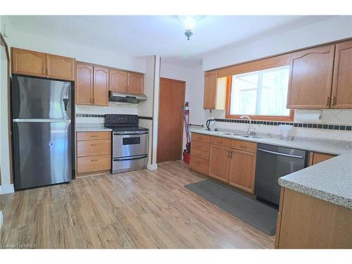 4555 Beechwood Road, Niagara Falls, ON - Indoor Photo Showing Kitchen
