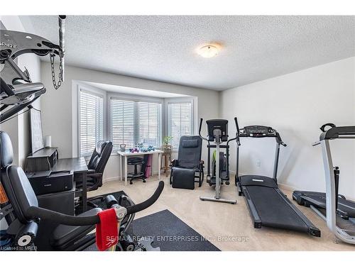 422 Schreyer Crescent, Milton, ON - Indoor Photo Showing Gym Room