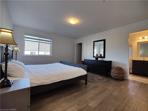 125 Sebastian Street, The Blue Mountains, ON - Indoor Photo Showing Bedroom