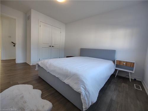 125 Sebastian Street, The Blue Mountains, ON - Indoor Photo Showing Bedroom