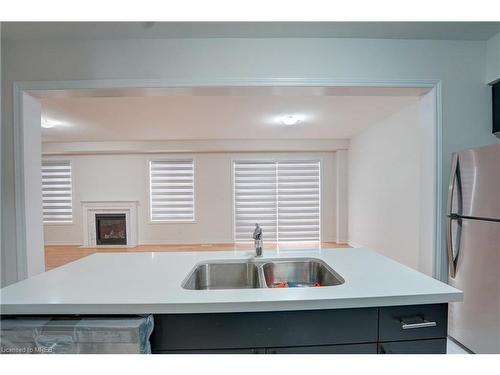 33 Gilham Way, Paris, ON - Indoor Photo Showing Kitchen With Double Sink
