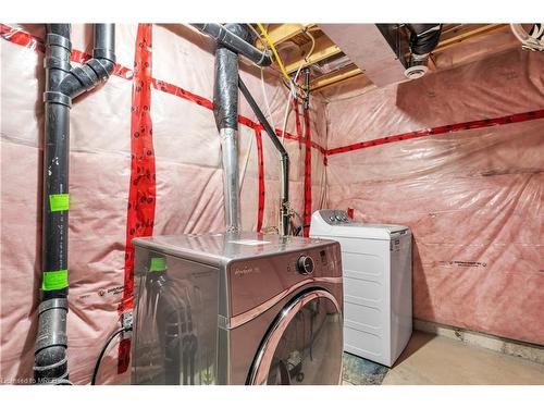 1187 Elson Road, London, ON - Indoor Photo Showing Laundry Room