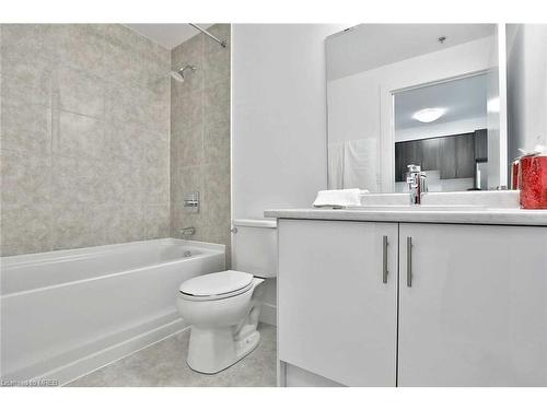719-2486 Old Bronte Road, Oakville, ON - Indoor Photo Showing Bathroom