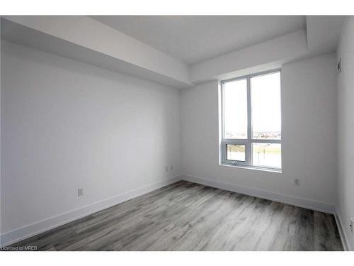 719-2486 Old Bronte Road, Oakville, ON - Indoor Photo Showing Other Room