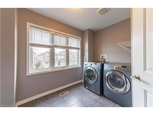 346 Apple Hill Crescent, Kitchener, ON - Indoor Photo Showing Laundry Room