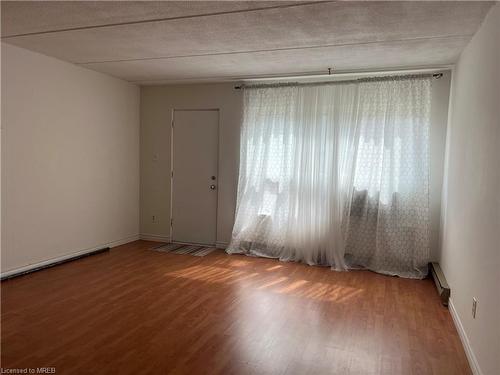 198-180 Mississauga Valley Boulevard, Mississauga, ON - Indoor Photo Showing Other Room