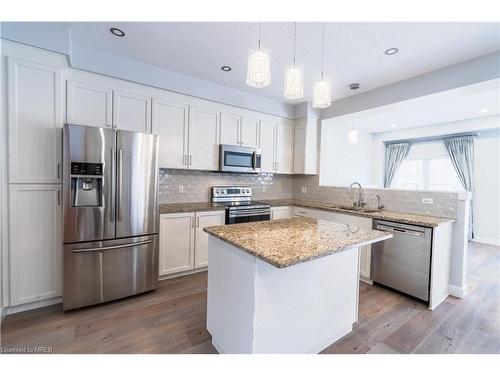 430 Woodbine Avenue, Kitchener, ON - Indoor Photo Showing Kitchen With Upgraded Kitchen