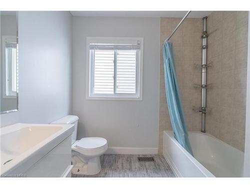 430 Woodbine Avenue, Kitchener, ON - Indoor Photo Showing Bathroom