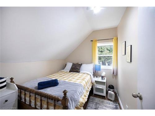 111 Hazel Street, Dunsford, ON - Indoor Photo Showing Bedroom