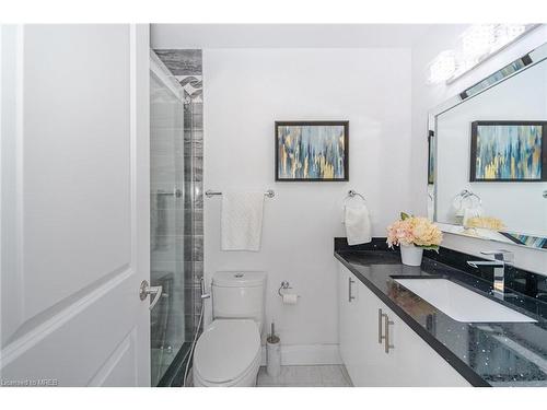 Ph1-3695 Kaneff Crescent, Mississauga, ON - Indoor Photo Showing Bathroom
