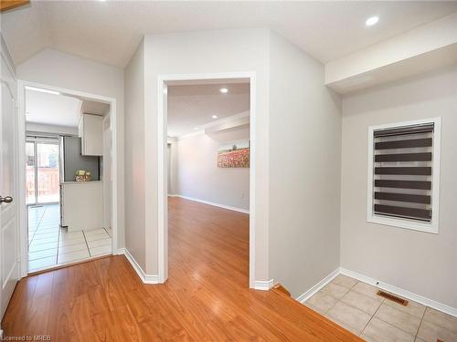 6154 Rowers Crescent, Mississauga, ON - Indoor Photo Showing Other Room