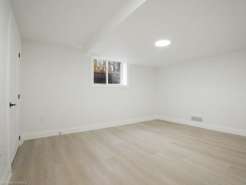 17 Riverview Dr, Cambridge, ON - Indoor Photo Showing Other Room