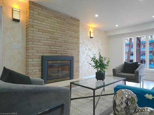 17 Riverview Dr, Cambridge, ON - Indoor Photo Showing Living Room With Fireplace